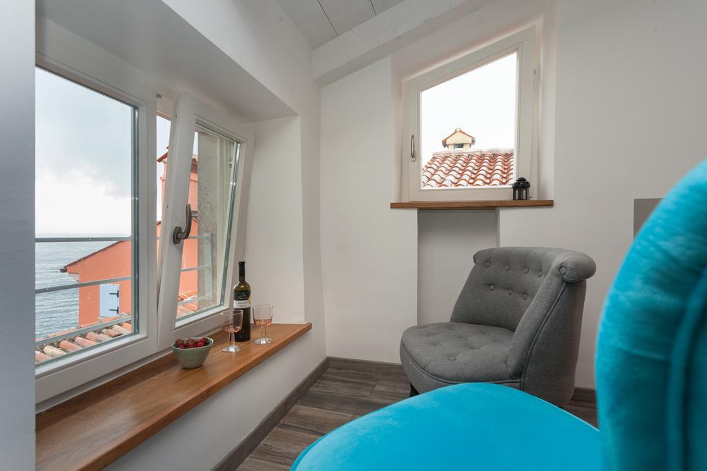 Apartments And Rooms Hey Ровин Екстериор снимка