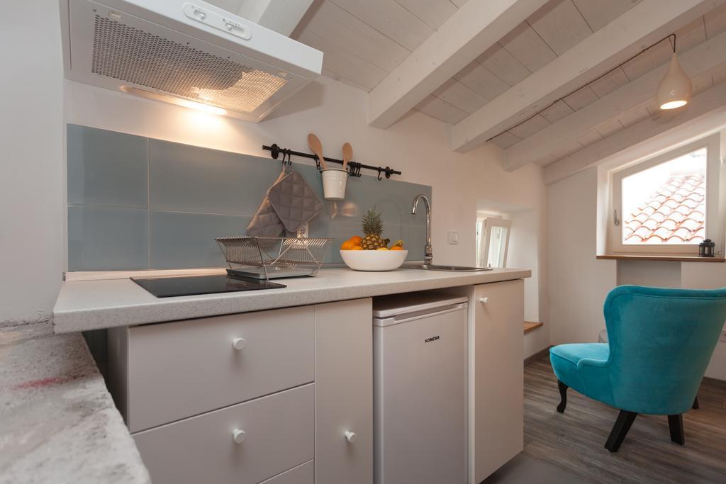 Apartments And Rooms Hey Ровин Екстериор снимка