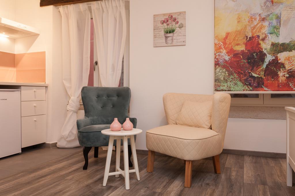 Apartments And Rooms Hey Ровин Екстериор снимка