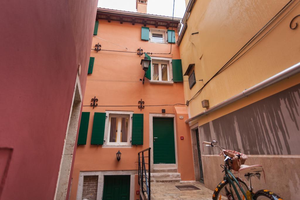 Apartments And Rooms Hey Ровин Екстериор снимка