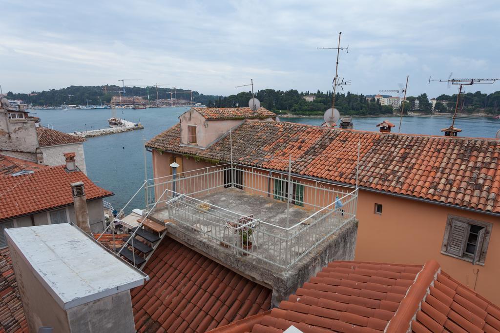 Apartments And Rooms Hey Ровин Екстериор снимка