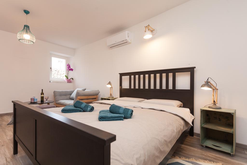 Apartments And Rooms Hey Ровин Екстериор снимка