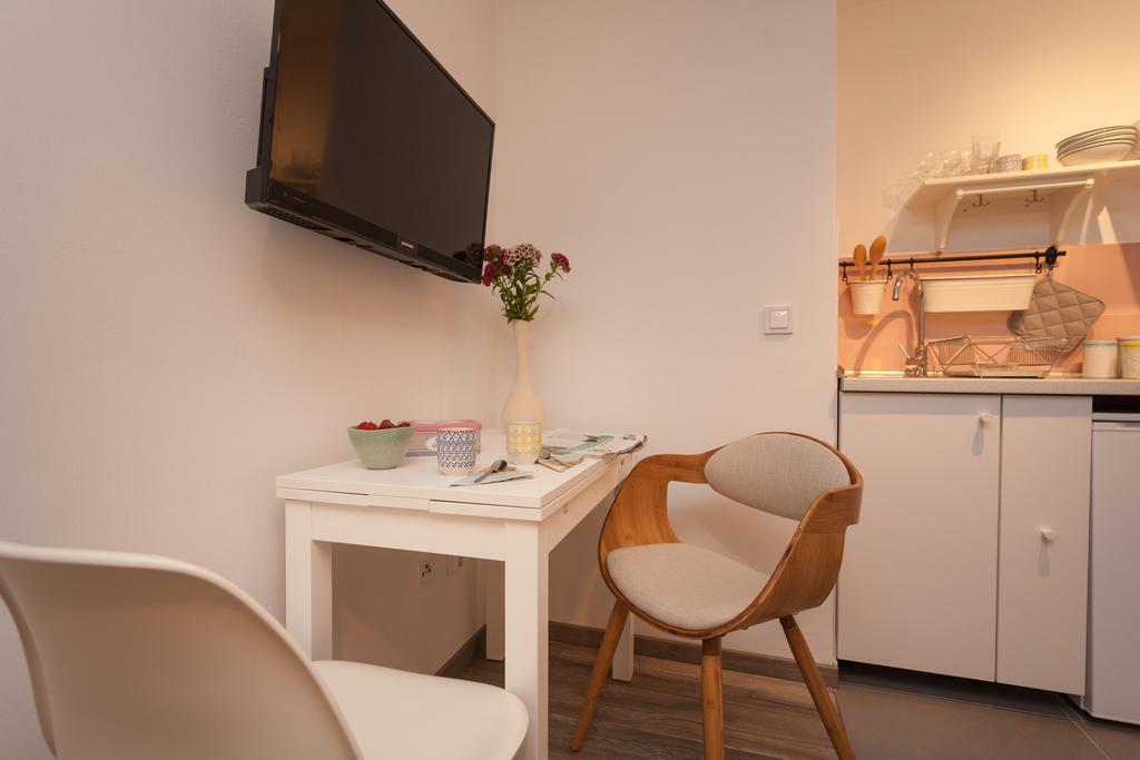 Apartments And Rooms Hey Ровин Екстериор снимка