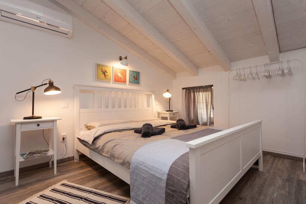 Apartments And Rooms Hey Ровин Екстериор снимка