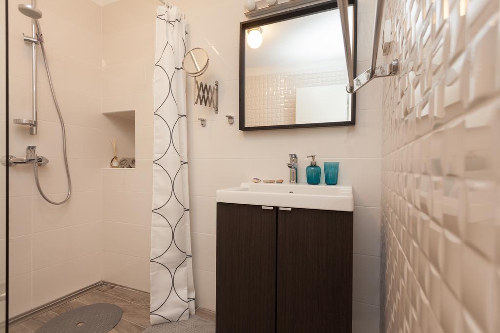 Apartments And Rooms Hey Ровин Екстериор снимка