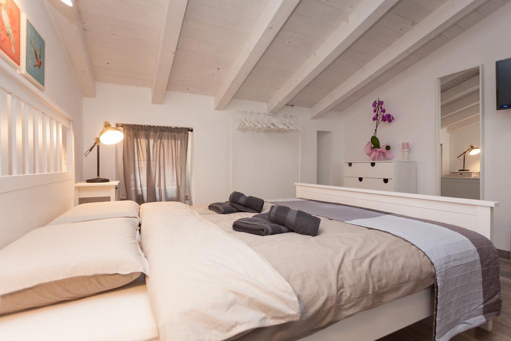 Apartments And Rooms Hey Ровин Екстериор снимка
