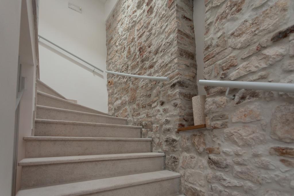 Apartments And Rooms Hey Ровин Екстериор снимка